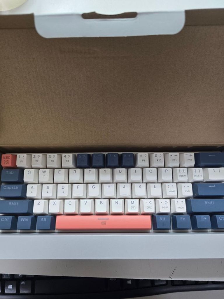 Дешиво Machenike Hot-Swap Machenike K500 Red switch, EN/UKR, White (K500-94k) с ломбарда