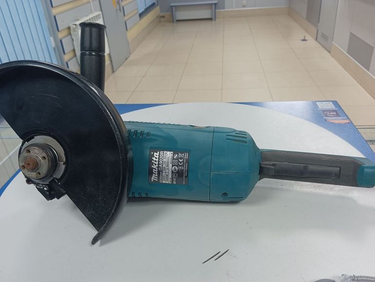 Купити Makita GA9020R Б/У