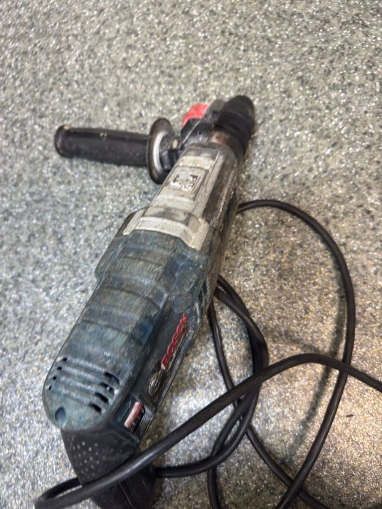 Дешево Bosch GBH 2-28 F (0611267600) з ломбарду