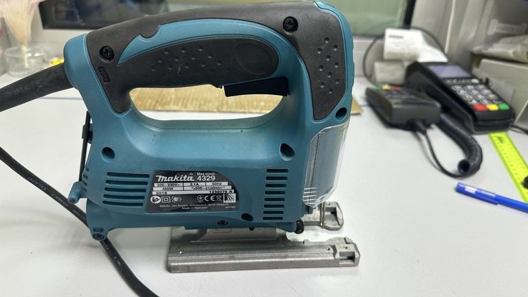 Дешево Makita 4329 з ломбарду