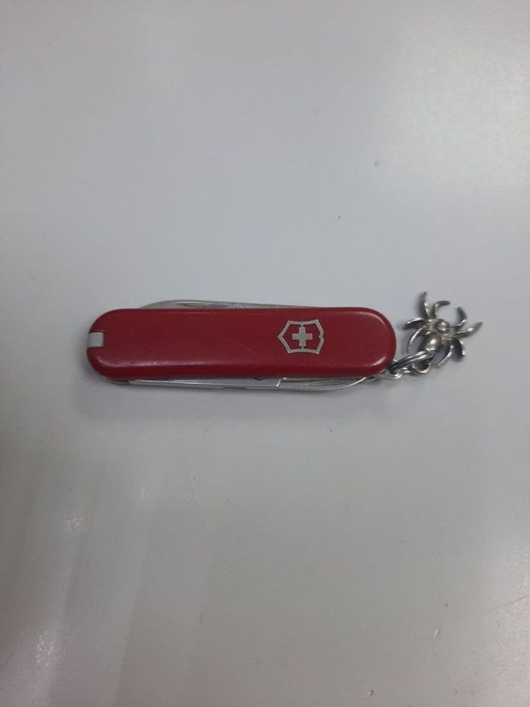 Дешиво Victorinox сlassic sd summer rain с ломбарда
