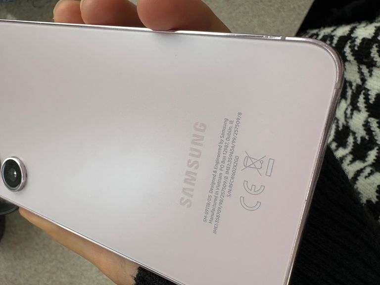 Дешиво Samsung Galaxy S23 8/256GB Graphite (SM-S911BZAG) с ломбарда