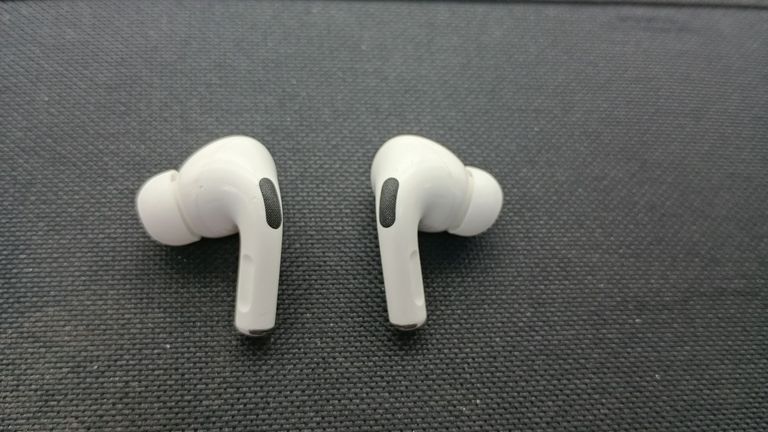 Купить Apple AirPods Pro (MWP22) Б/У
