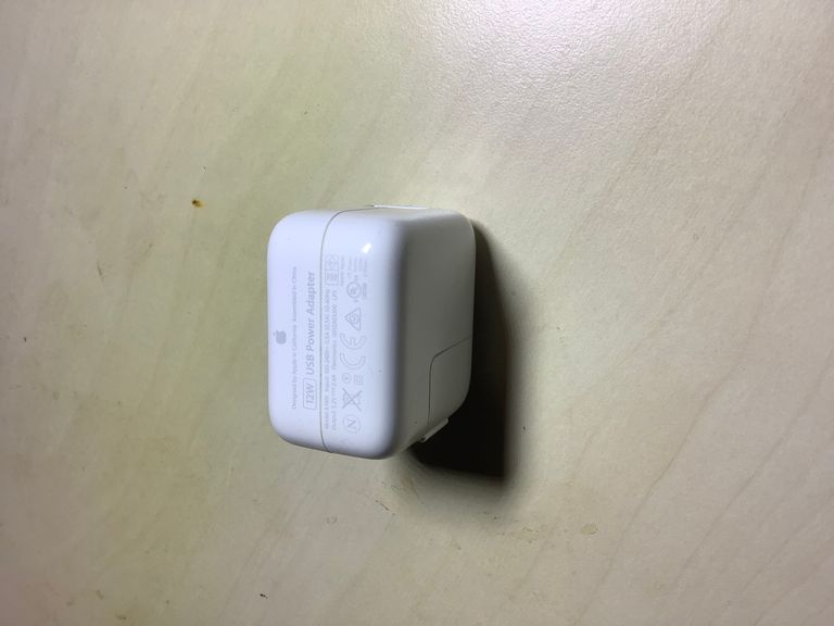 Оголошення Apple 12W USB Power Adapter (MD836) Б/У