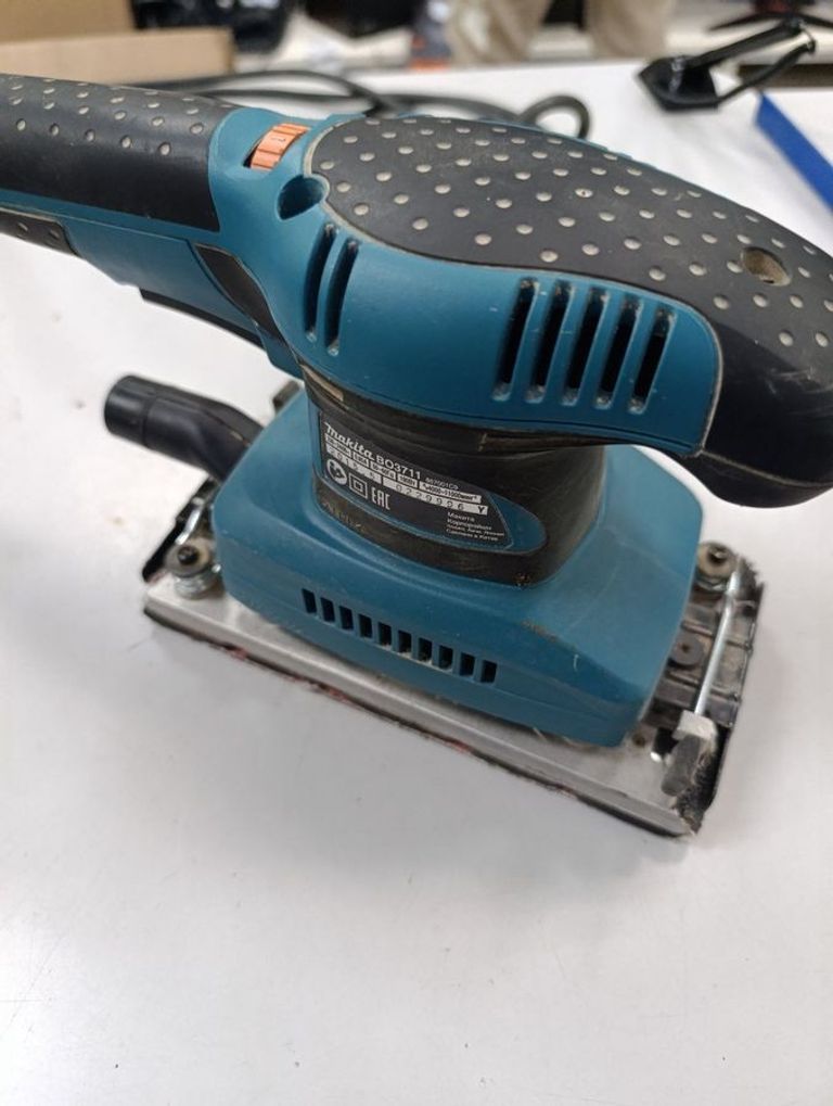 Дешиво Makita BO3711 с ломбарда