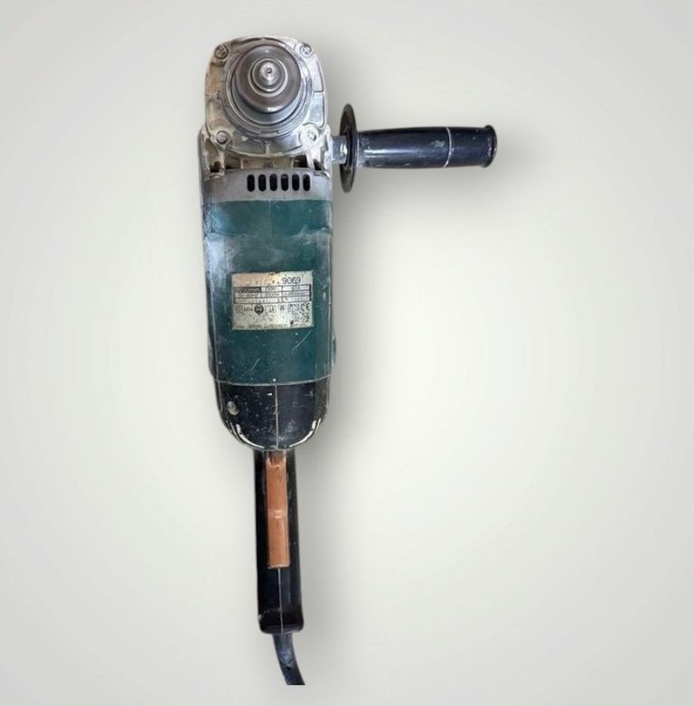 Купить Makita 9069 Б/У