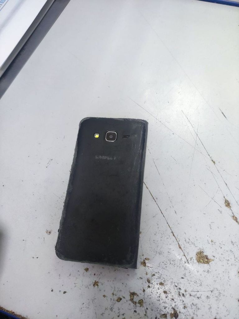 Дешиво Samsung galaxy j5 j500h с ломбарда