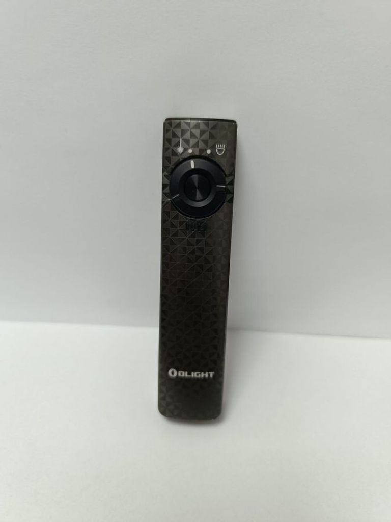 Купити Olight Arkfeld Pro Class 3R CW Racing Stripes (0.0000.0910) Б/У