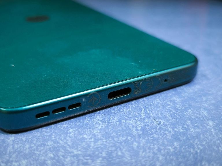 Дешево Motorola moto g05 4/128gb з ломбарду