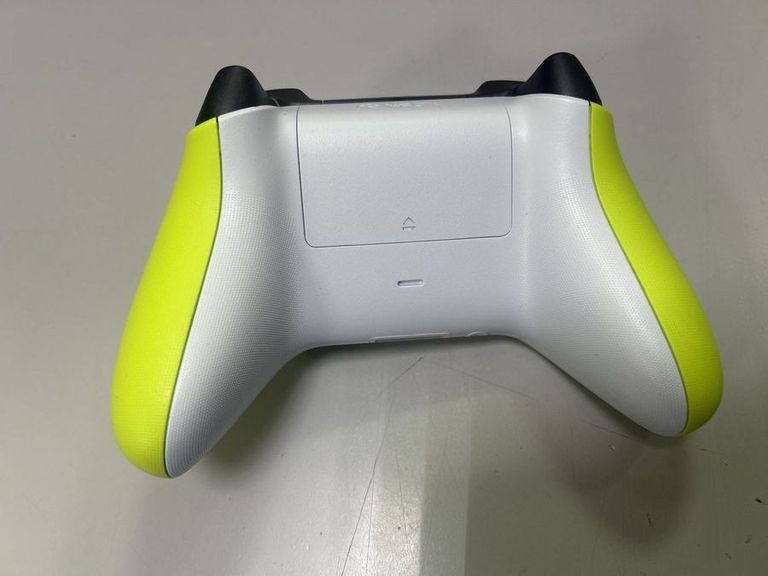 Дешиво Microsoft xbox series x s wireless controller с ломбарда