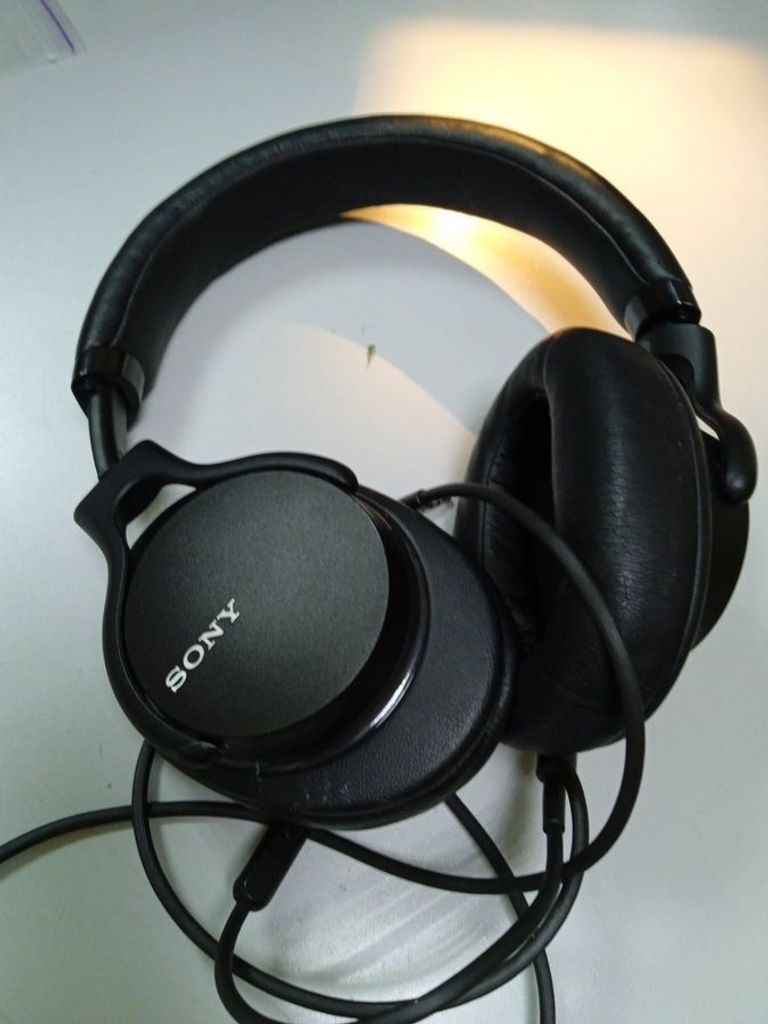Купити Sony MDR-1A Б/У