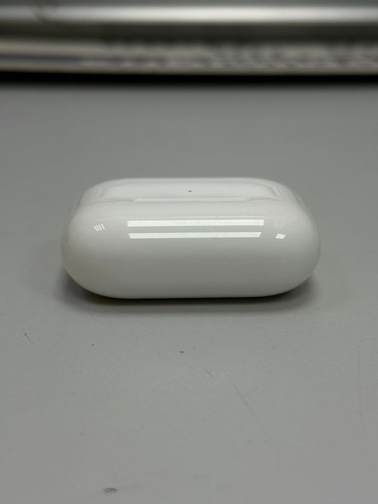 Apple airpods pro 2nd generation with magsafe charging case usb-c Код:01-200884402. Изображение 8