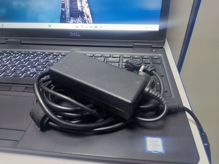 Dell 15/core i5 8350u ddr4/16gb ddr4/hdd *відсутній/ssd 256 gb/*інтегрована Код:01-200892166. Зображення 5