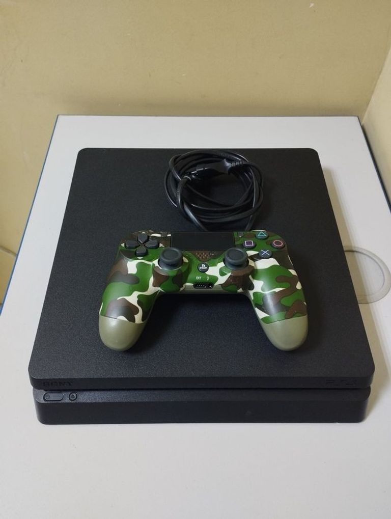 Купити  Sony PlayStation 4 Slim 1TB Black Б/У