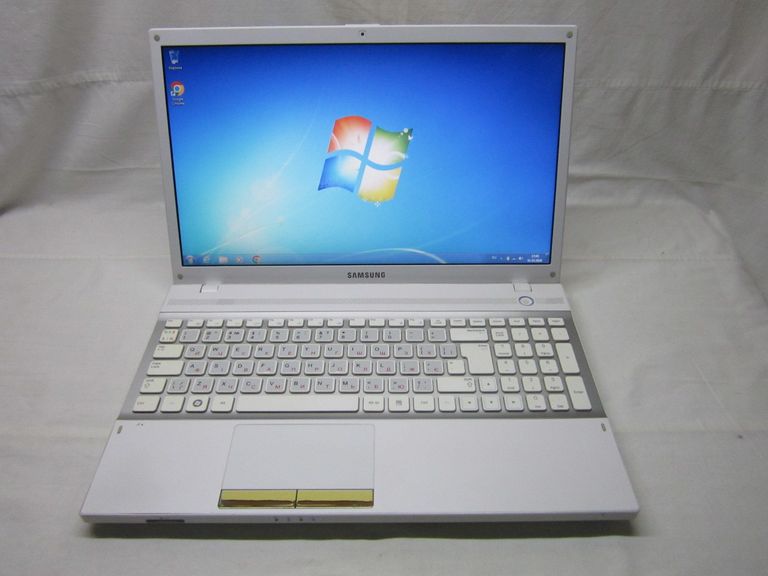 Купити 4 ядра/6GB/640GB/2 видеокарты/15.6"/HDMI/ Samsung NP305V5A Б/У