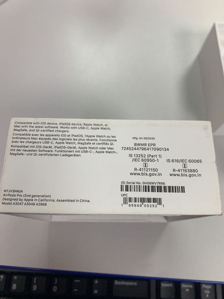 Дешево Apple airpods pro 2nd generation with magsafe charging case usb-c з ломбарду