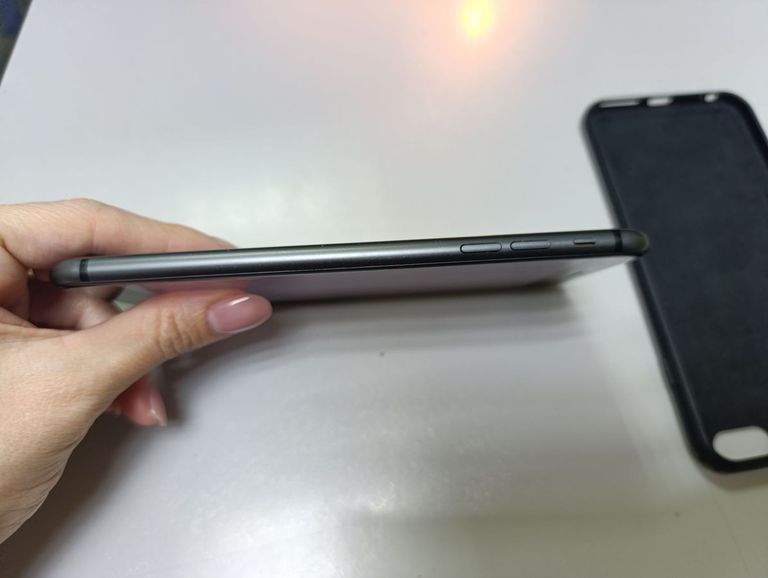 Apple iphone 8 plus 256gb Код:01-200906471. Зображення 8