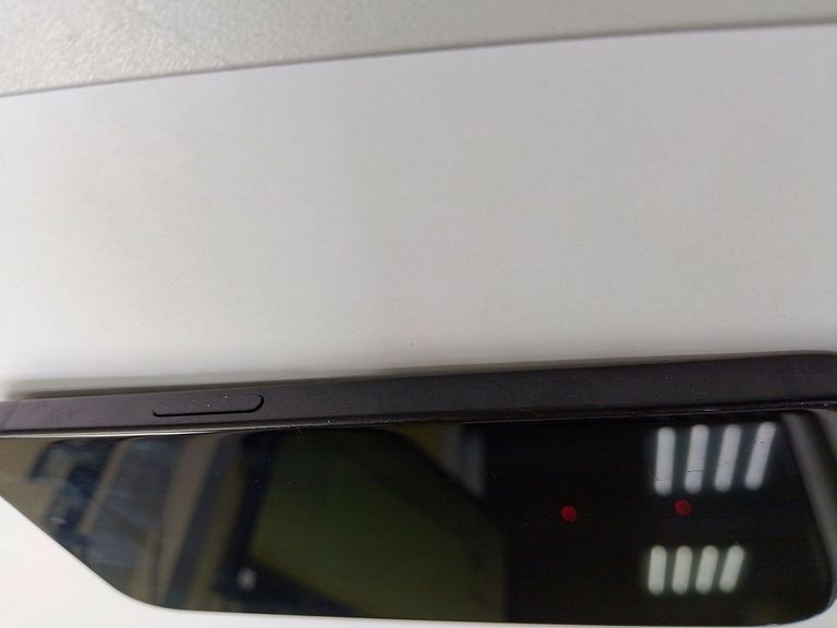 Apple iPhone 15 256GB Green Код:01-200923440. Изображение 5