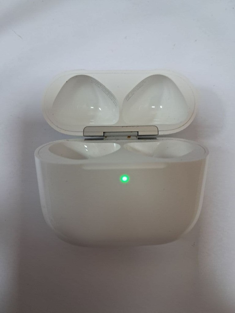 Распродажа Apple airpods 4 with active noise cancellation, продавец Техноскарб