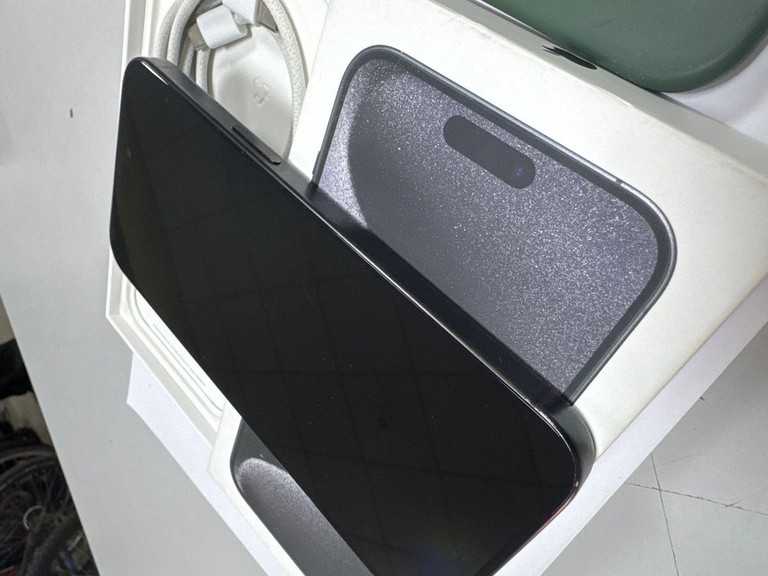 Apple iphone 15 pro max 256gb Код:01-200912332. Зображення 9