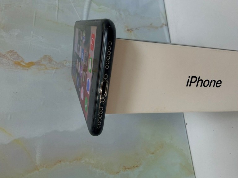 Apple iphone 7 128gb Код:01-200940180. Изображение 7