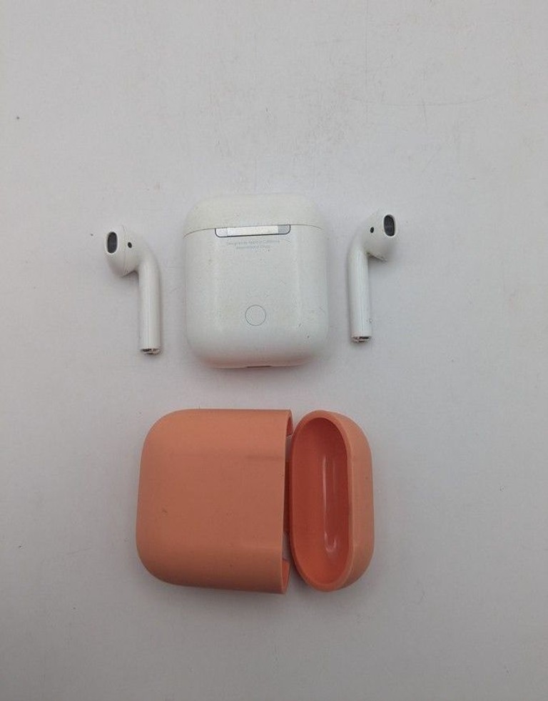 Купить Apple airpods 2nd generation a1602, a2031, a2032 Б/У