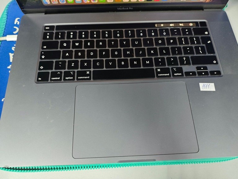Apple a2141/ macbook pro 16/ core i9 2,3ghz/ram16gb/ssd1tb/amd radeon pro 5500m Код:01-200904486. Зображення 9