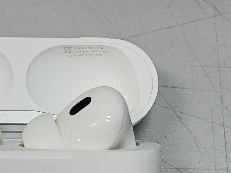 Дешево Apple airpods pro 2nd generation with magsafe charging case usb-c з ломбарду