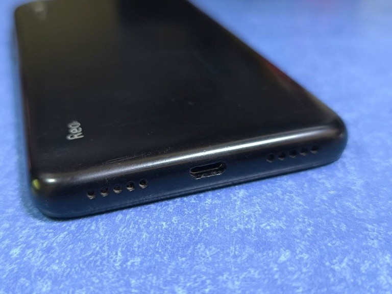 Дешево Xiaomi xiaomi redmi 7a 2/16gb з ломбарду
