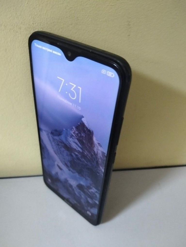 Купити Xiaomi Redmi 8 4/64GB Blue Б/У