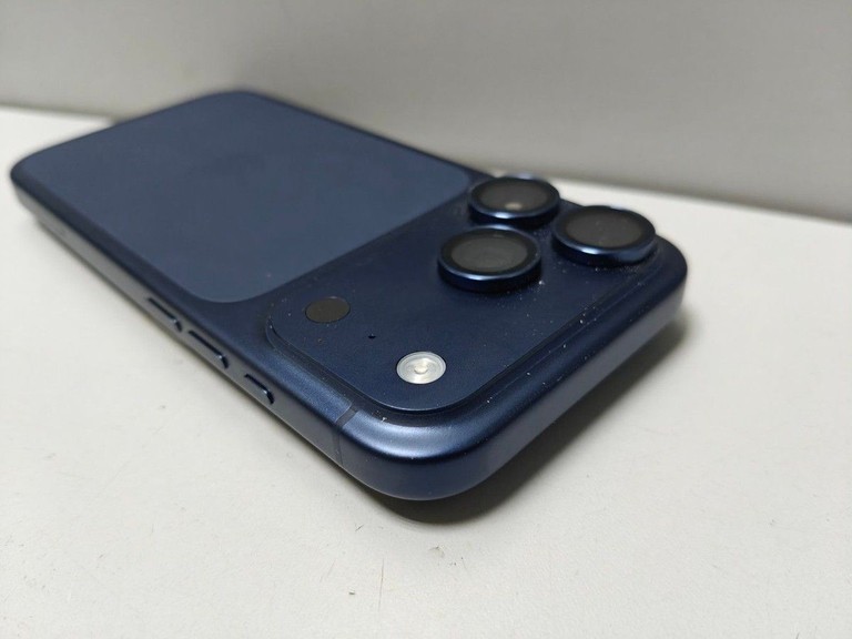 Apple iPhone 17 Pro 256GB Deep Blue (MG8J4) Код:01-200989659. Зображення 12