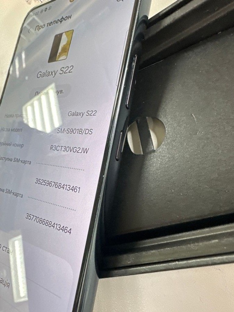 Дешево Samsung galaxy s22 8/256gb з ломбарду