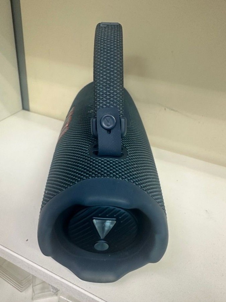 Дешиво JBL Charge 6 Black с ломбарда