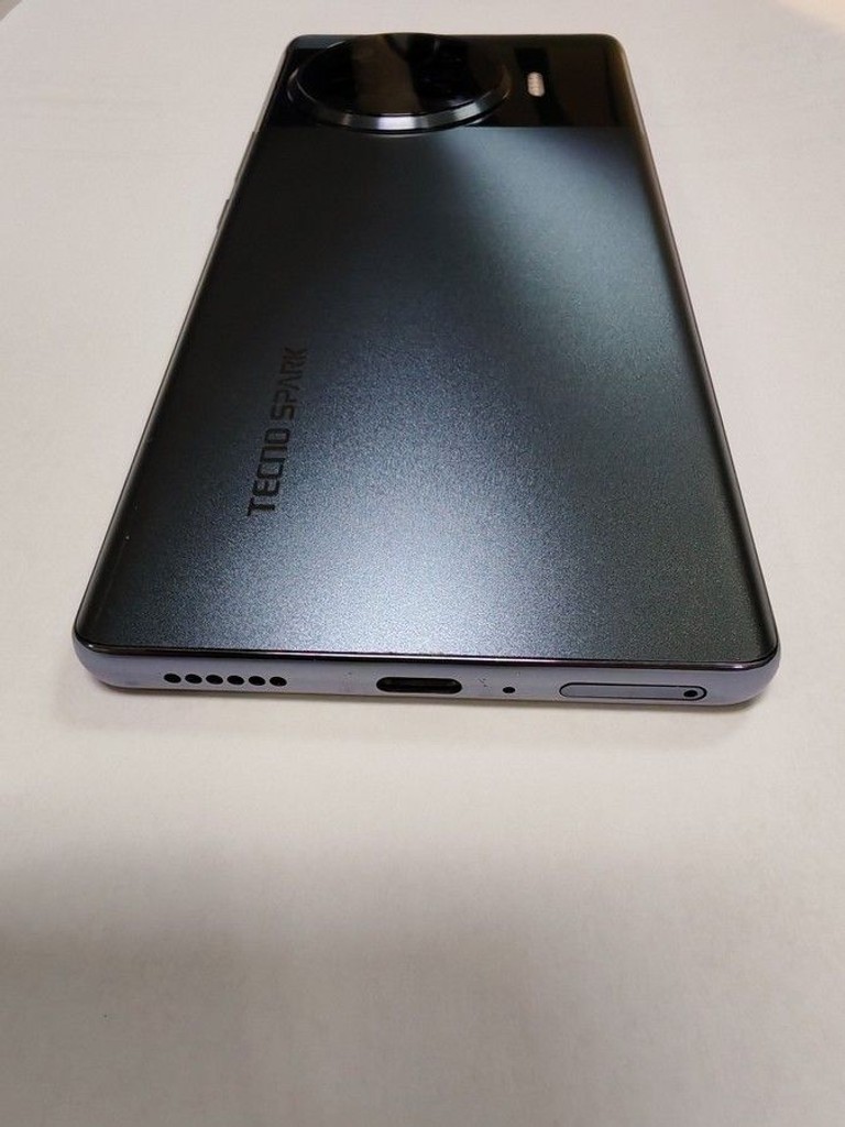 Дешиво Tecno spark 20 pro+ 8/256gb с ломбарда