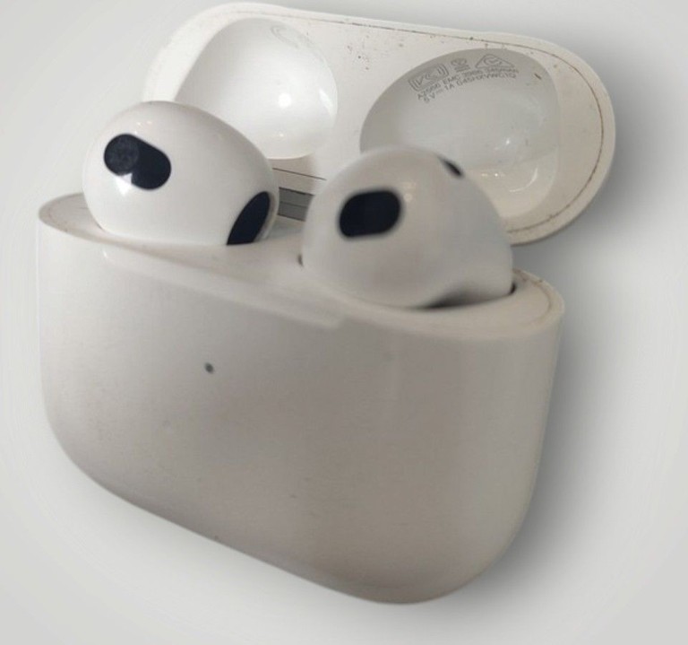 Купити Apple airpods 3rd generation Б/У