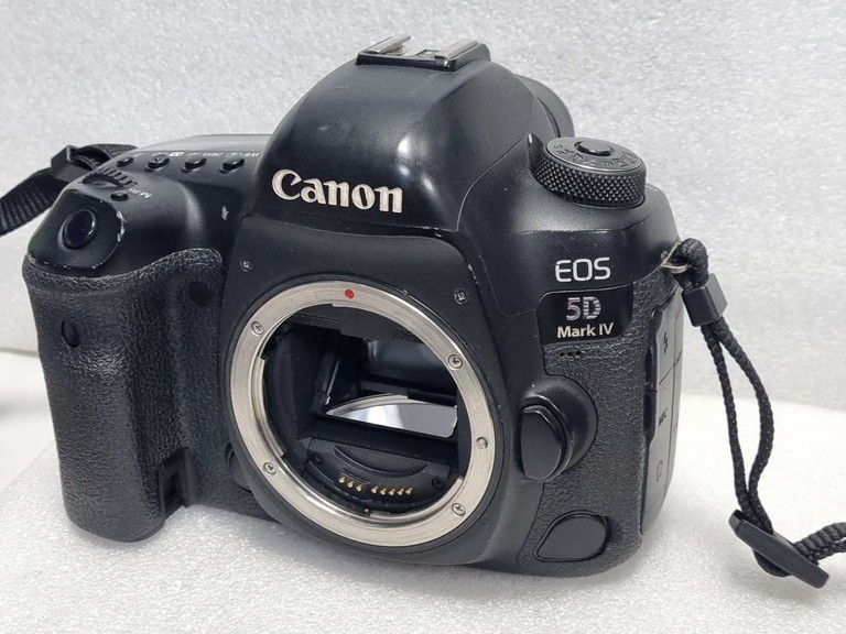 Купити Canon eos 5d mark iv body Б/У