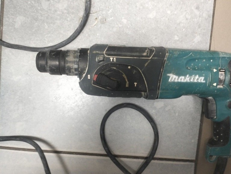 Купити Makita HR2470 Б/У