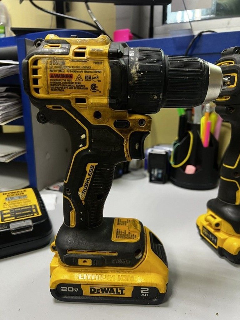 Оголошення Dewalt DCK2061D2T Б/У