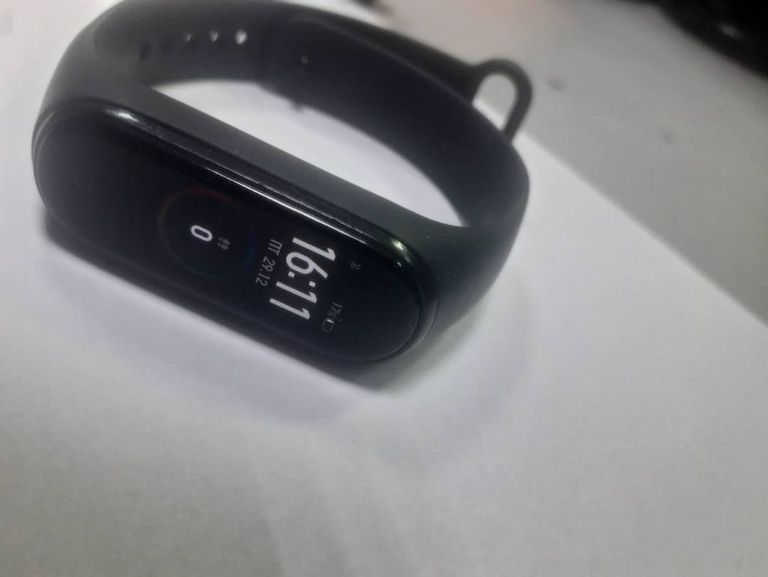 Купить Xiaomi Mi Smart Band 4 Black Б/У