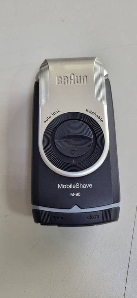 Braun MobileShave M-90