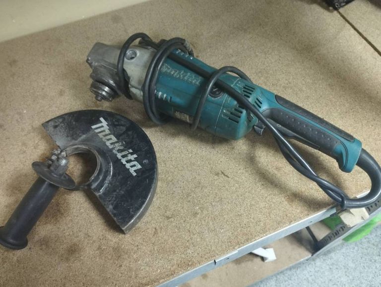 Makita ga9020s до 7 лет