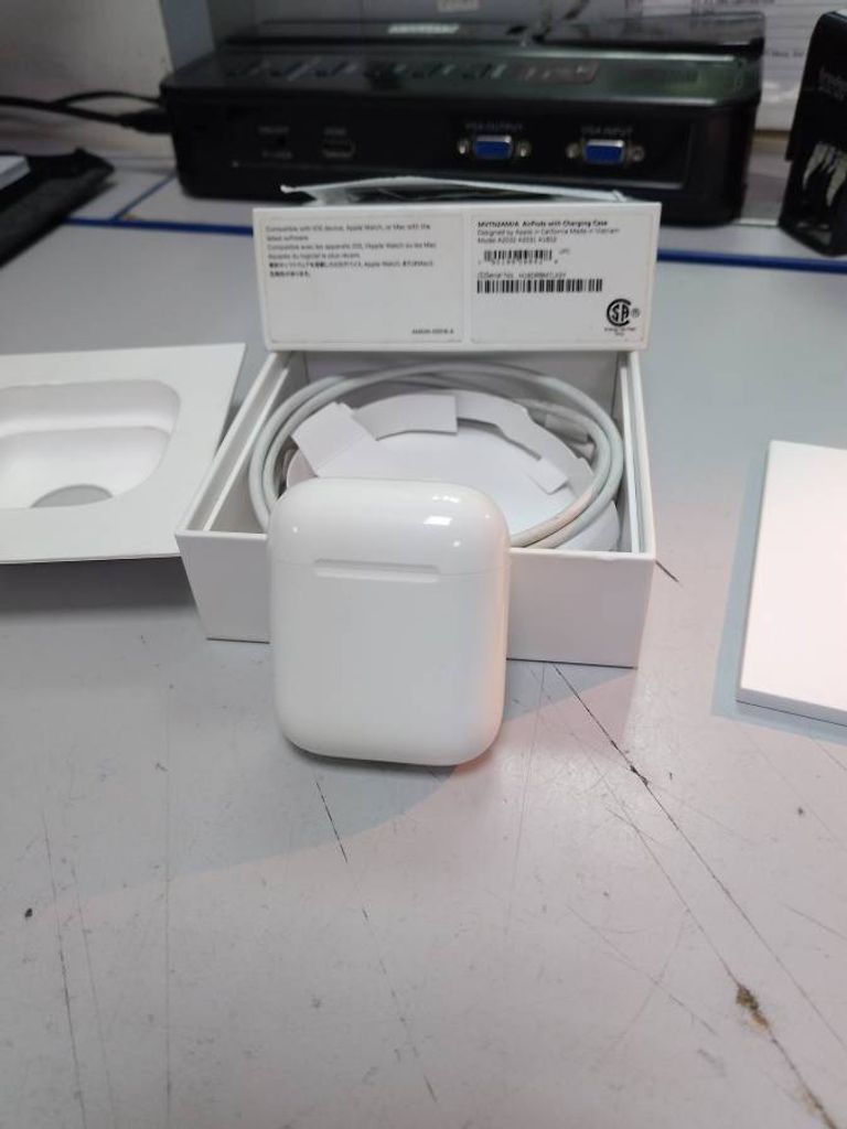 Apple airpods 2 gen a1602.a2032+a2031 2019г.