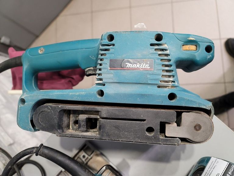 Makita 9911
