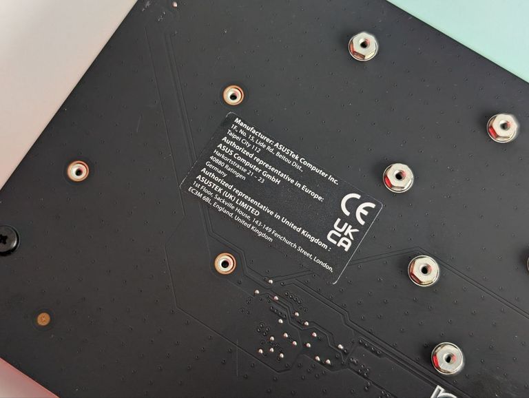 Плата-адаптер Asus PCIe Hyper M.2 X16 PCIe 4.0 X4 Expansion Card GEN 4 — 256 Gbps. Нова. Код:null. Изображение 7