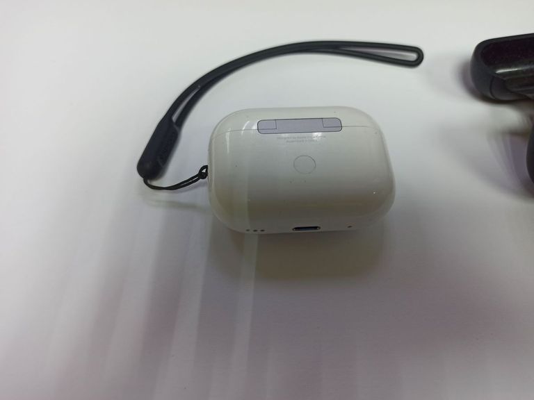Купити Apple AirPods Pro 2nd generation (MQD83) Б/У