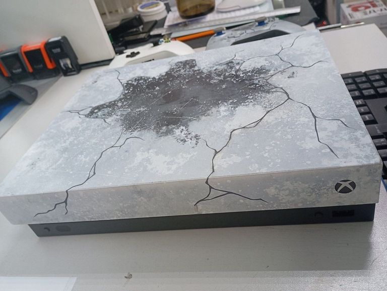 Дешево Microsoft Xbox One X 1TB White з ломбарду