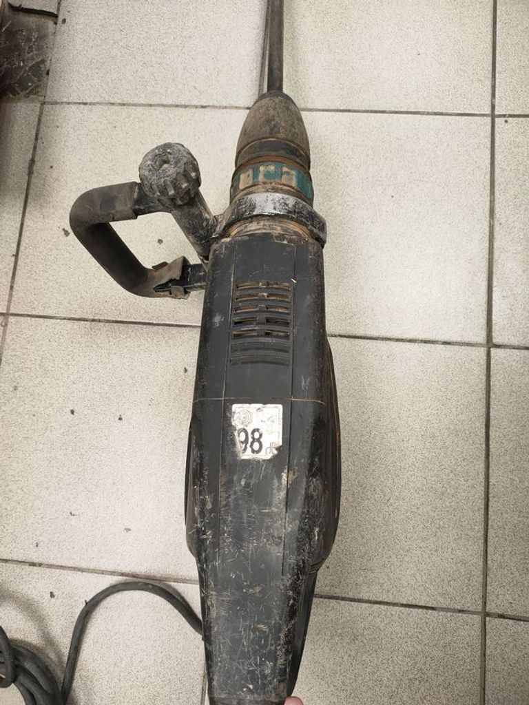 Дешево Makita HM1203C з ломбарду