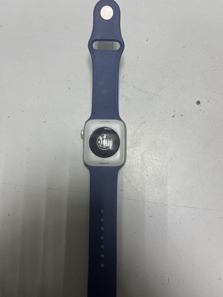 Объявление Apple watch se 2 gps 44mm aluminium case with sport loop Б/У