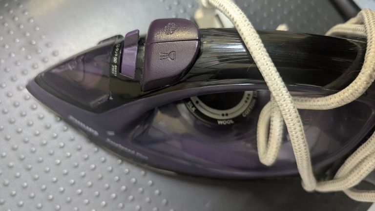 Дешево Philips gc2048 з ломбарду