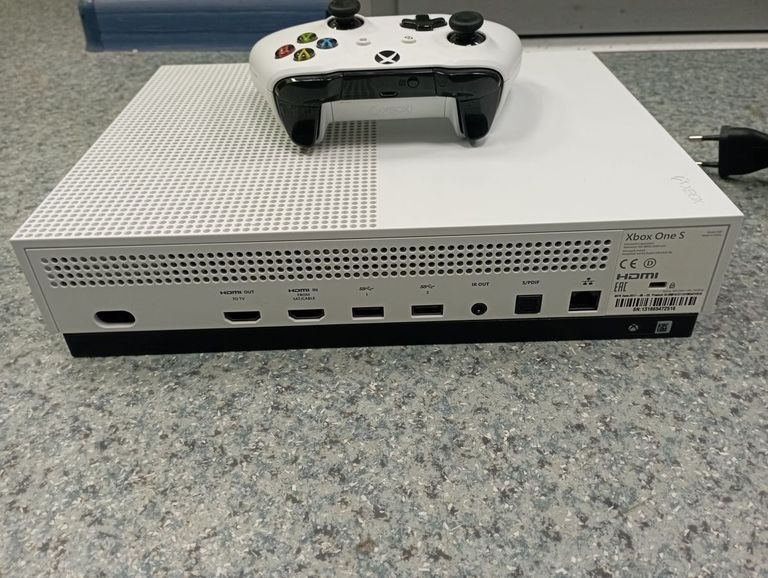 Дешево Microsoft Xbox One S 500GB з ломбарду
